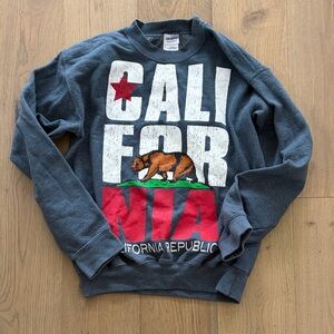 Gildan Women’s California Republic Graphic Sweatshirt - Dark Charcoal/Red